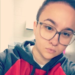 Meet your Posher, Hayley